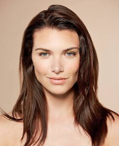 Effortless Homemade Gloss for Dazzling Lips